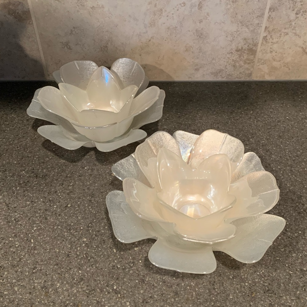 🎉HOST PICK🎉 Urban Barn - Frosted Lotus Tealight Holders